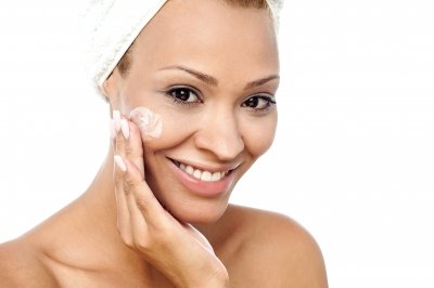 apply face tightening cream