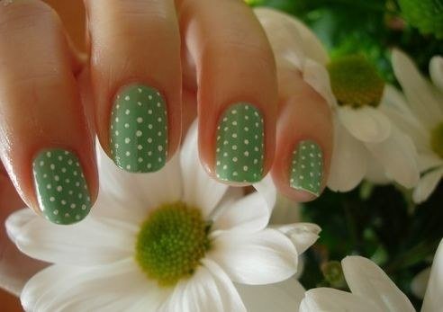 Green Polka dots Nail Art