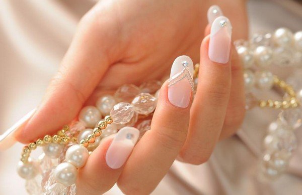 Essential Oils to Strengthen Nails