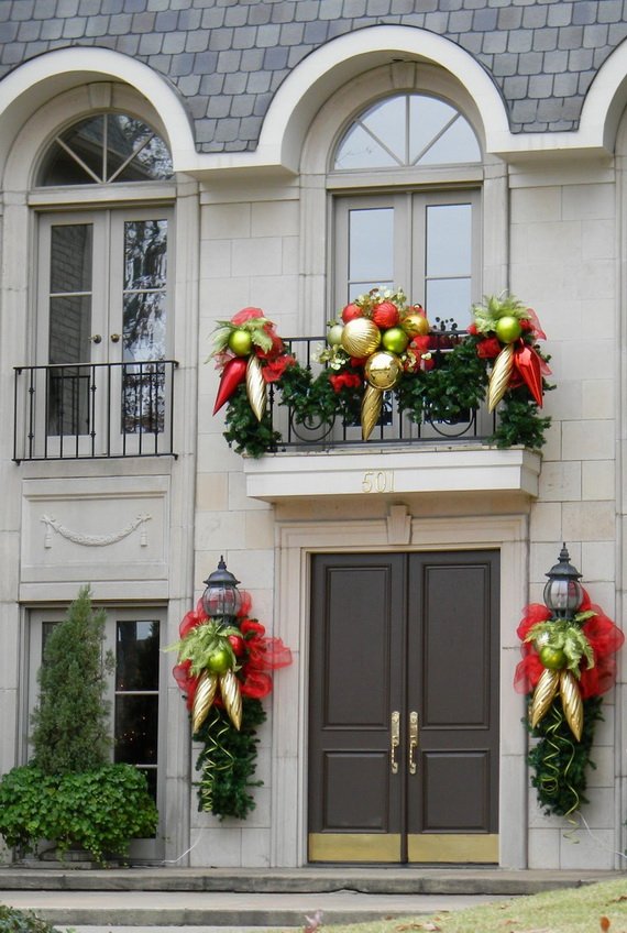 Decorations for balcony on Christmas