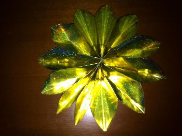 Making Stars Out of Paper at Home for Christmas Decorations